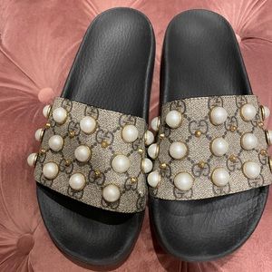Gucci slides
